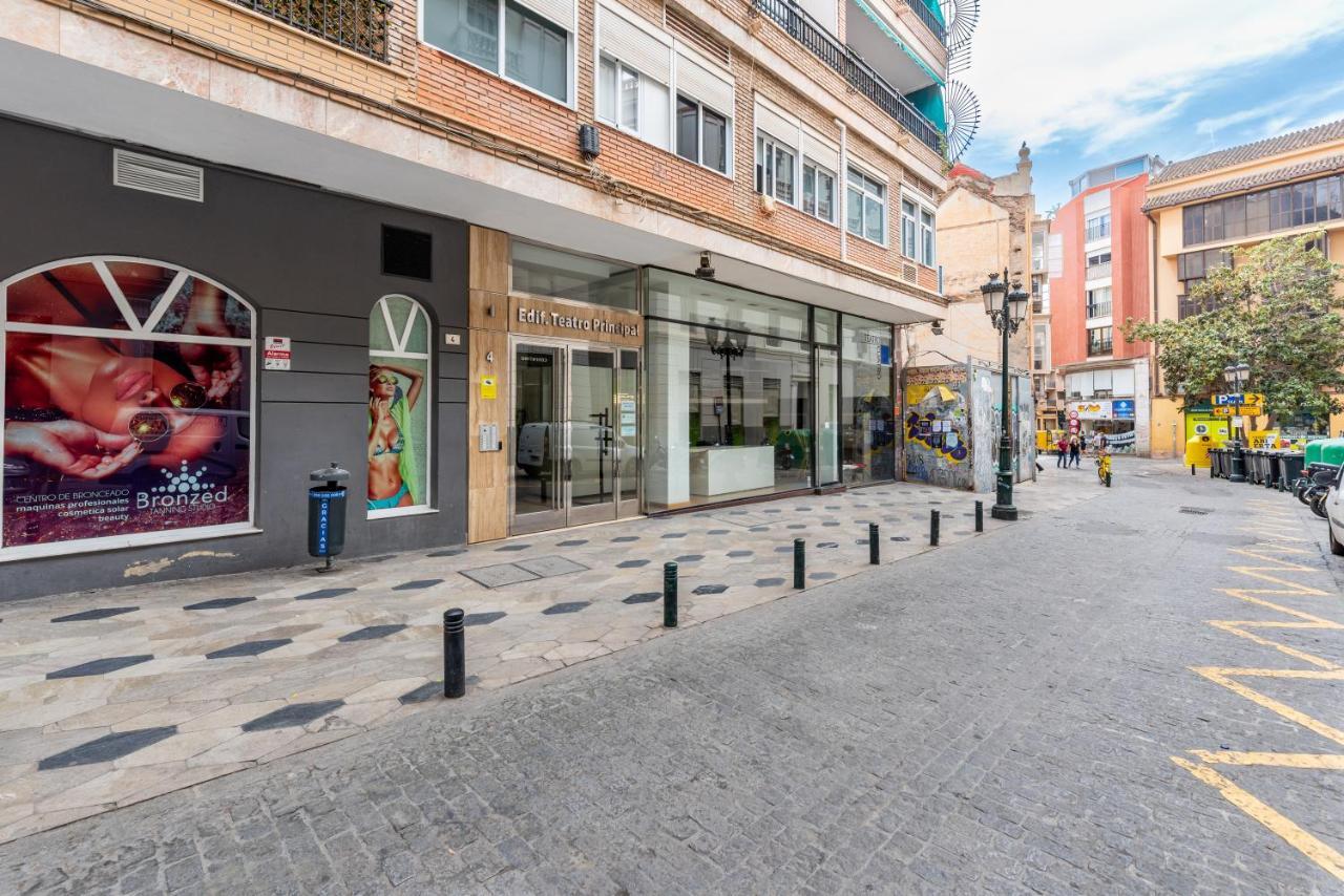 Plaza Del Teatro Apartment Malaga Exterior photo